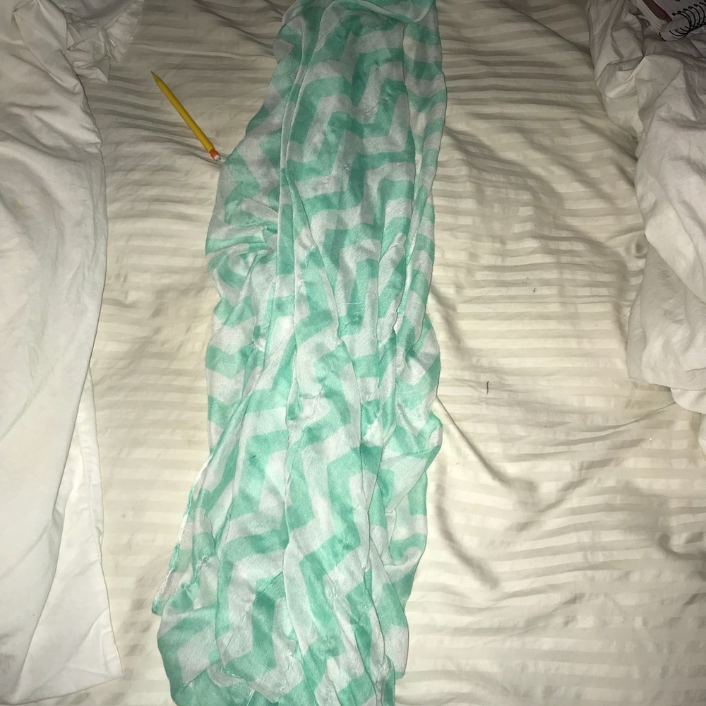 Infinity scarf - Picture 2 of 2